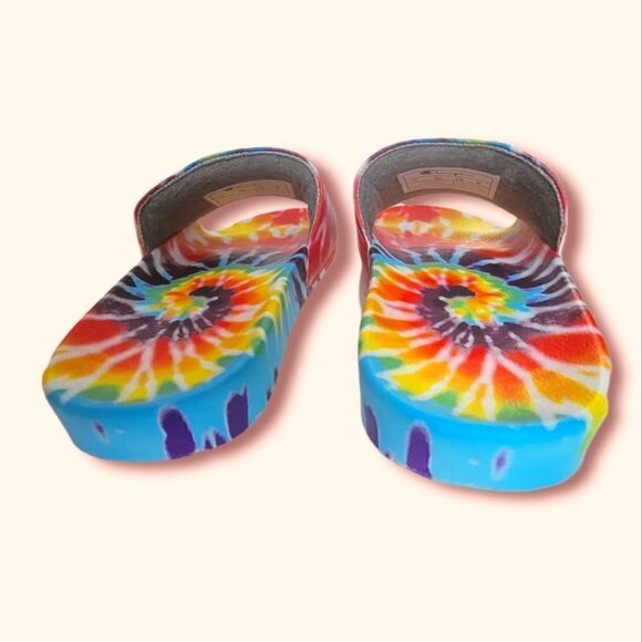 Champion Tie-Dye Slides, Multi Rainbow - Size 7Y (Men's 7 / Women's 8.5) - Picture 2 of 5